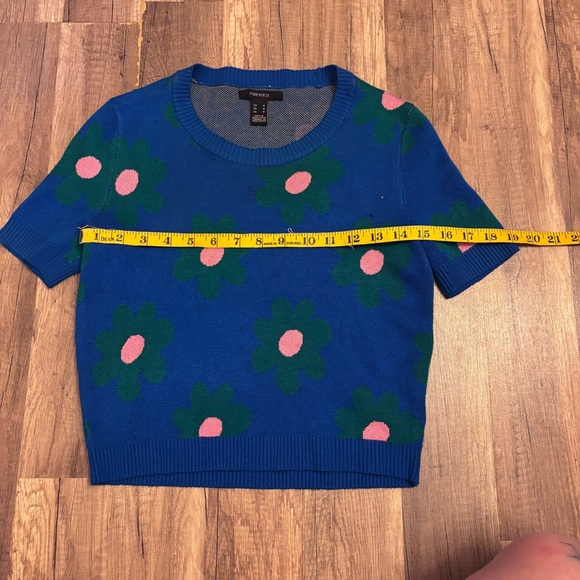Forever 21 Blue Knit Top with Floral Accents - Picture 4 of 5